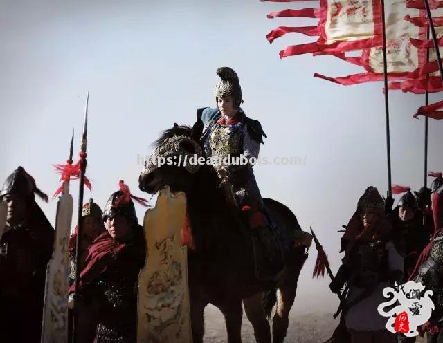 红衣女将率队获胜，表现出色备战决赛